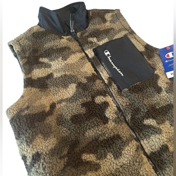 Champion Reversible Vest w/Military Print Fleece Upper and Black Nylon Internal - Picture 6 of 15